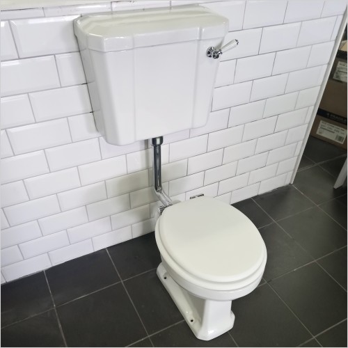 Tecaz - Savoy Low Level Toilet With Carlton Cistern + WChapel Seat